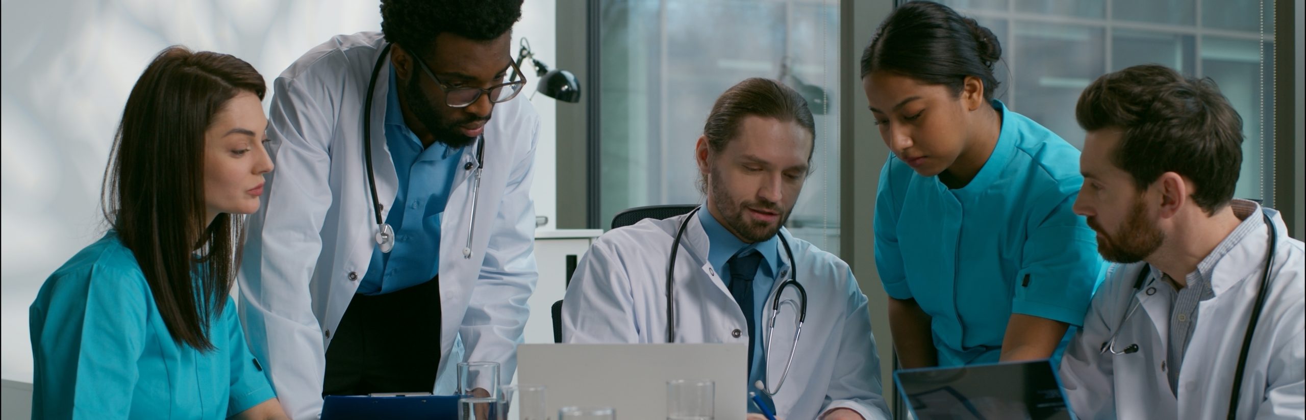 FFI médecine : tout savoir sur le statut de Faisant Fonction d'Interne